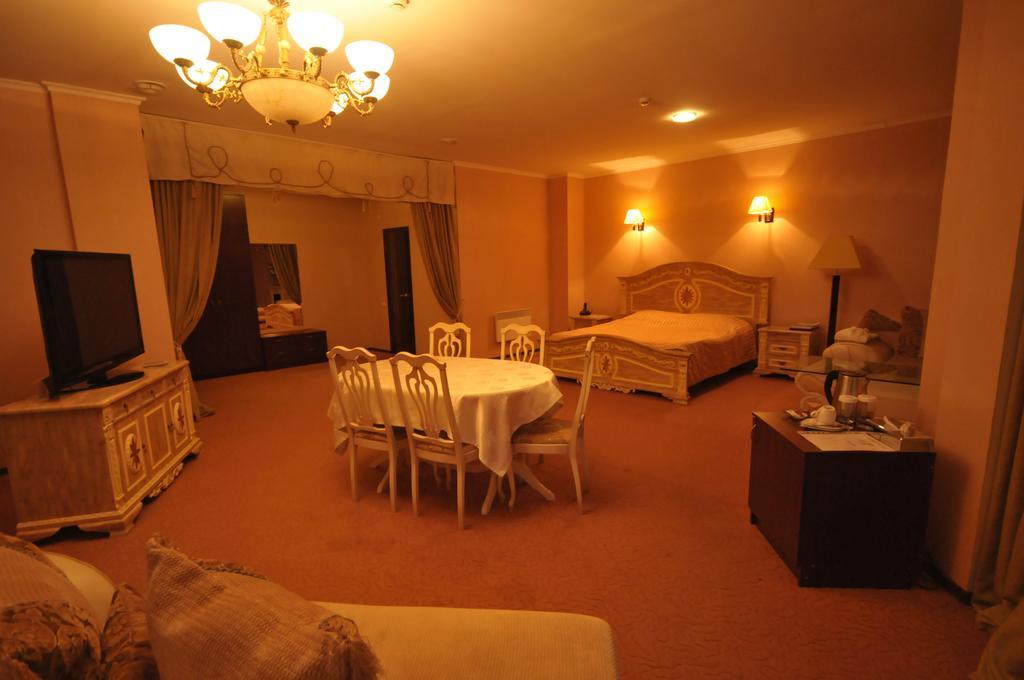Golden Palace Hotel อัคเทา ห้อง รูปภาพ